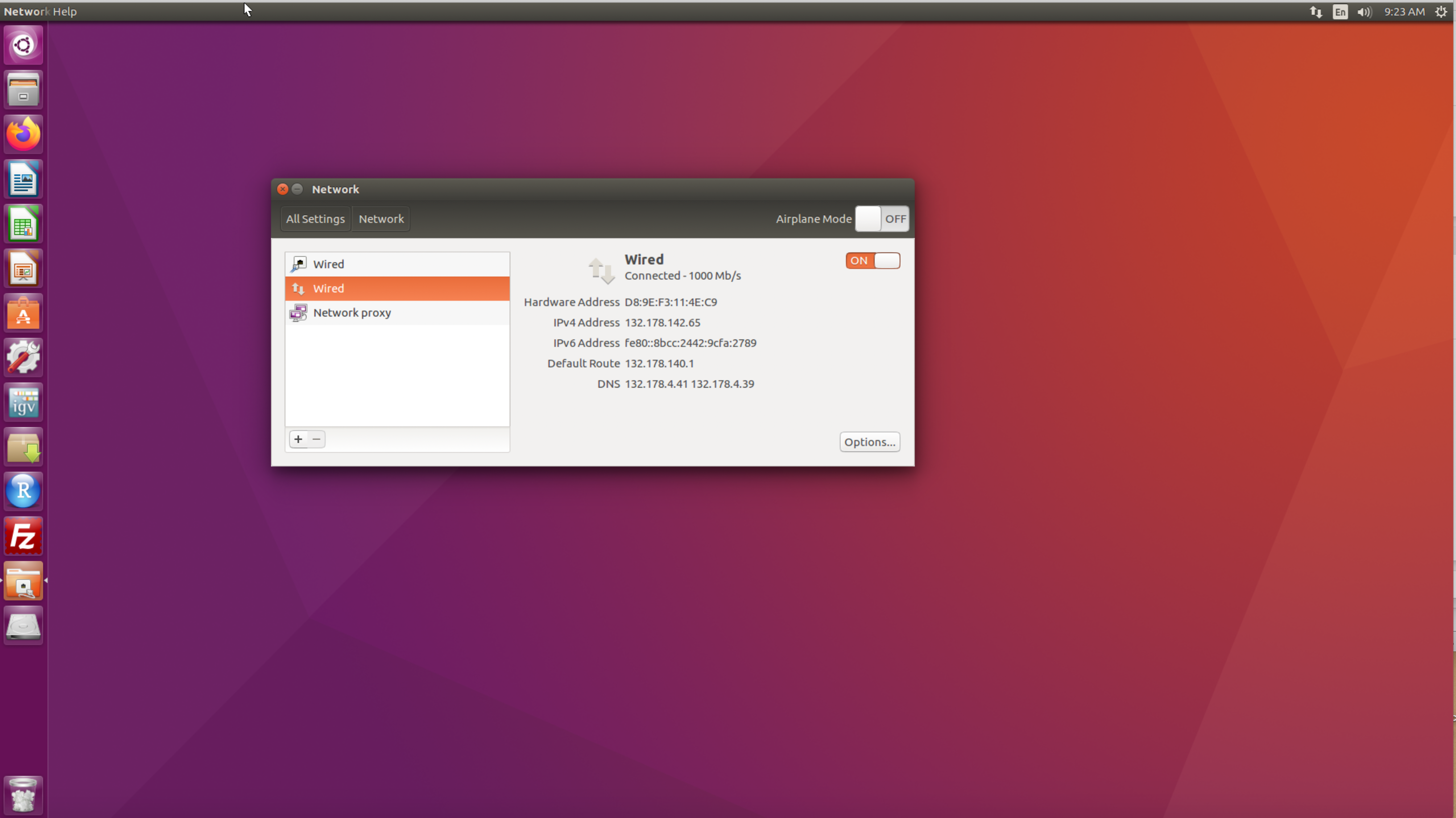 Screenshot of Ubuntu desktop showing how to retrieve IP address.